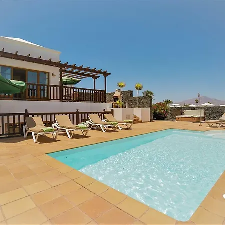 Luxury Private Heated Pool 18 Villa Playa Blanca (Lanzarote)